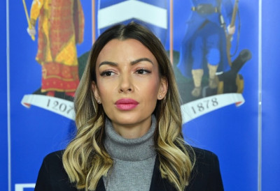 ДВА КОНКУРСА МИНИСТАРСТВА ПРИВРЕДЕ СТАРТУЈУ У ПОНЕДЕЉАК Месаровић: Определили смо дадатних 134 милиона БЕСПОВРАТНИХ СРЕДСТАВА за ЖЕНЕ ПРЕДУЗЕТНИЦЕ НА СЕЛУ и 150 милиона за винаре ОВО СУ СВИ ДЕТАЉИ