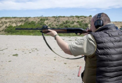 ЕВО КОЛИКО КОШТА ДРЖАЊЕ ОРУЖЈА Објављено колико износи порез за ову годину СПРЕМИТЕ НОВЧАНИКЕ