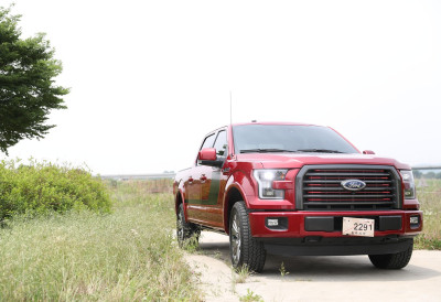 ФОРД ПОВЛАЧИ ПРЕКО 250.000 ВОЗИЛА Масован опозив модела "bronco" и хибридa због квара који МОЖЕ ДОВЕСТИ ДО НЕСРЕЋЕ