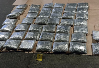 ПАО ДРЖАВЉАНИН ХРВАТСКЕ ПОРЕКЛОМ СА КОСМЕТА, ПРИВЕДЕН ВИШЕМ ЈАВНОМ ТУЖИЛАШТВУ У НОВОМ САДУ У возилу му нашли 22 килограма марихуане, спаковане у 44 пакета