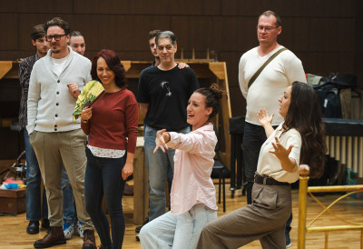 СВИ ЖЕЛЕ ДА УТЕКНУ Најављена премијера чувене Штраусове оперете „Слепи миш”