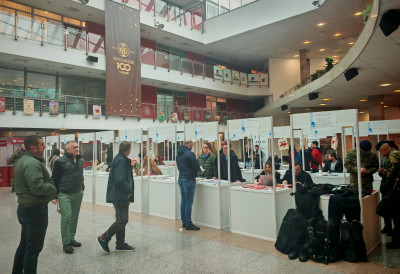 ГУЖВА НА 38. САЈМУ ЗАПОШЉАВАЊА У НОВОМ САДУ Понуђено 250 радних места за различите струке