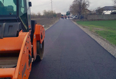 ЕКИПЕ ”ПУТА” НА ТЕРЕНУ Асфалтирају се улице у граду и приградским насељима, ”ПРЕСВУЧЕНА” УЛИЦА ВАСЕ ЕШКИЋЕВИЋА