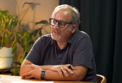 НОВОСАДСКЕ АРХИТЕКТЕ ДОДЕЛИЛЕ ПРЕСТИЖНO ПРИЗНАЊЕ Креатор савремених архитектонских идеја Драган Маринчић добитник је ТАБАКОВИЋЕВЕ НАГРАДЕ ЗА 2025. ГОДИНУ