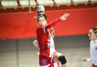 РЕМИ НОВОСАДСКИХ РУКОМЕТАШИЦА СА КРАГУЈЕВЧАНКАМА У ДЕРБИЈУ АРКУС ЛИГЕ