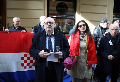 НОВИ УСТАШКИ ПИР У ЗАГРЕБУ Екстремисти протестовали испред Српског народног већа