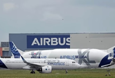 ПУТНИЦИ УПОЗОРЕНИ "Значајан број" авиона Ербас А320 ПОГОЂЕН СОФТВЕРСКИМ ПРОБЛЕМОМ Интензивно сунчево зрачење приземљује око 6.000 летелица!