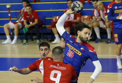 ЈАСНА МИСИЈА ПРЕД РУКОМЕТАШИМА ВОЈВОДИНЕ У ВРАЊУ: Зауставити Његоша Ђукића