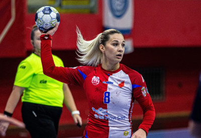 РУКОМЕТАШИЦЕ ВОЈВОДИНЕ СИГУРНЕ КОД КУЋЕ ПРОТИВ РАДНИЧКОГ: Индивидуални квалитет дошао до изражаја