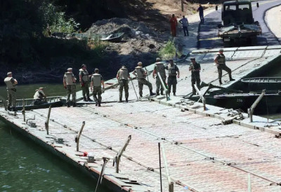 ЗАТВОРЕН МОСТ НА ВЕЛИКОЈ МОРАВИ Река све више надолази ЗАТВОРЕН ЗА САОБРАЋАЈ ЗБОГ БЕЗБЕДНОСТИ ГРАЂАНА
