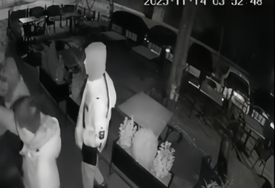 (ВИДЕО) МАЛОЛЕТНИЦИ ОБИЛИ ЛОКАЛ НА САЈМИШТУ, СНИМЉЕНИ НАДЗОРНОМ КАМЕРОМ Ако их препознате јавите полицији