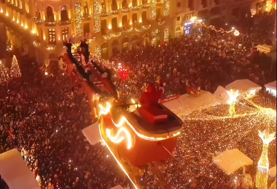 (ФОТО/ВИДЕО) НАЈВЕЋИ БОЖИЋНИ САЈАМ У ЕВРОПИ ОТВОРЕН ЈЕ У НАШЕМ КОМШИЛУКУ Град претворен у зимску бајку, 100.000 посетилаца већ у другом дану