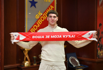 МИЛОВАНОВИЋУ ПРОФЕСИОНАЛНИ УГОВОР У ВОЈВОДИНИ: Остварио ми се дечачки сан, желим да оставим велики траг у мојој Воши