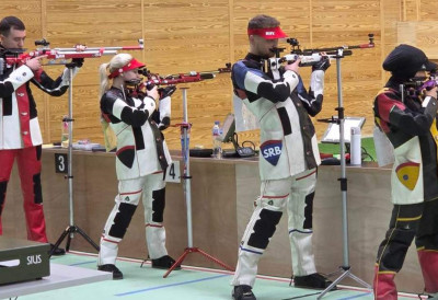 НА ДЕБИТАНТЕ УТИЦАЛА ТРЕМА: Стрелци Србије Хавран-Ракоњац 34. на свету, Живковић-Ковачевић на 48. месту