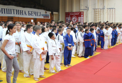 МАСОВНОСТ НИЈЕ ИЗОСТАЛА НИ ОВЕ ГОДИНЕ: Бечејци се поново доказали као добри организатори међународног џудо турнира