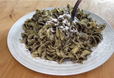 МАКОЉУПЦИ, ОВО ЈЕ ЗА ВАС! Војвођански специјалитет који је опевао и Балашевић - РЕЗАНЦИ С МАКОМ какве су одувек правиле Лале