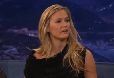 (ФОТО) БРИЉИРА У БИКИНИЈУ У ЧЕТРДЕСЕТОЈ! Све се мења, али славна манекенка не, и даље је празник за очи