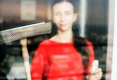 Магле вам се прозори? ЕВО КАКО ДА ВАМ БУДУ СУВИ ЦЕЛЕ ЗИМЕ Трик од 50 динара их осуши буквално ПРЕКО НОЋИ