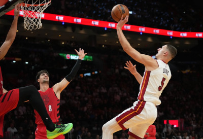 (ВИДЕО) СРПСКО ВЕЧЕ У НБА ЛИГИ: Нови трипл-дабл Јокића, Јовић рекордом каријере за победу Мајамија, Богдан без минута