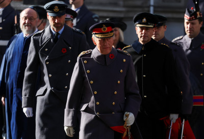 (ФОТО) ЕМОЦИЈЕ У ЦЕНТРУ ЛОНДОНА Kраљ Чарлс III предводио параду сећања