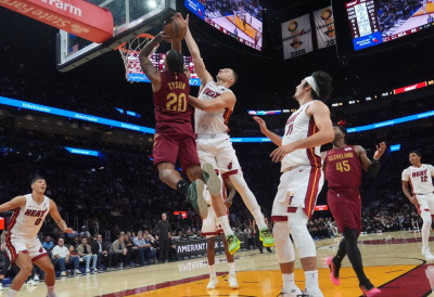 (ВИДЕО) МИРИШЕ НА ТИТУЛУ – ЈОВИЋ ДОПРИНЕО ПОБЕДИ МАЈАМИЈА: Богдан гледао пораз од бивше екипе пред долазак Јокића