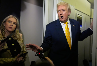 „ТИШИНА, ПРАСИЦЕ!” - ТРАМПОВ НАЈБРУТАЛНИЈИ ОБРАЧУН С НОВИНАРИМА ДО САДА Побеснео због питања о Епстајновим фајловима и изазвао политички земљотрес