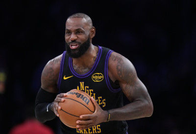 (ВИДЕО) НИКО КАО ЛЕБРОН: Почео рекордну 23. сезону у НБА лиги, Дончић му помогао да слави