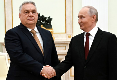 НАКОН САСТАНКА ПУТИНА И ОРБАНА ОТВОРЕНЕ ВЕЛИКЕ ПОСЛОВНЕ ШАНСЕ Мађарска ПРЕГОВАРА О НИС-У