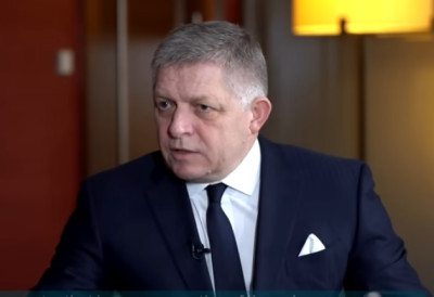 Скандал у Словачкој ФИЦОВИ КОАЛИЦИОНИ ПАРТНЕРИ ТРАЖЕ СМЕНУ МИРОСЛАВА ЛАЈЧАКА ЗБОГ ВЕЗЕ СА ЕПШТАЈНОМ У јавности исцурела преписка!