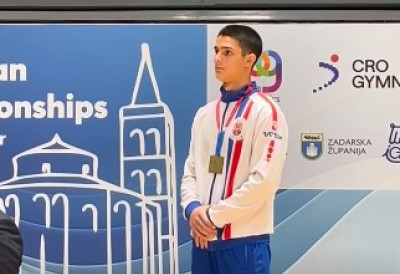 (ВИДЕО) "БОЖЕ ПРАВДЕ" У ЗАДРУ ЗА АНДРЕЈА ДОЛИЋА: Српски гимнастичар освојио злато и сребро на Балканском првенству