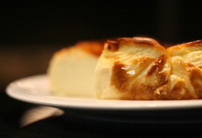 ДА ЛИ СТЕ ПРОБАЛИ РЕЗАНАЦ ГИБАНИЦУ Рецепт стиже са југа Србије, издашна и кремаста, права је ГАСТРО БОМБА