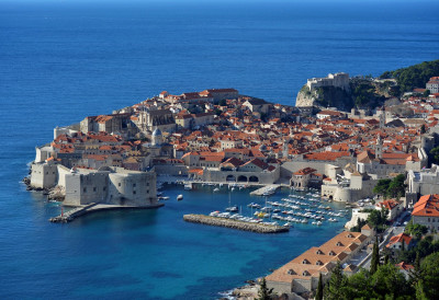 (ВИДЕО) СМЕЋЕ ИЗ СУСЕДНЕ ЗЕМЉЕ ЗАТРПАЛО ДУБРОВНИК Грађани и туристи забринути због загађења, ЕТИКЕТЕ ОТКРИВАЈУ ОДАКЛЕ ЈЕ ДОШЛО