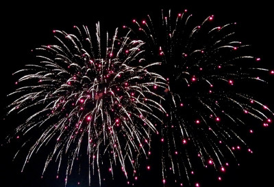 Спектакл у Руми ЗА НАЈЛУЂУ НОЋ НАСТУПАЈУ АЦА ЛУКАС, МИРА ШКОРИЋ И ОК БЕНД У поноћ велики ватромет