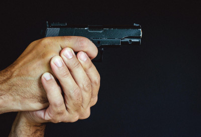 КИДНАПОВАЛИ 25 УЧЕНИЦА ИЗ ИНТЕРНАТА У размени ватре СТРАДАО РАДНИК ОБЕЗБЕЂЕЊА