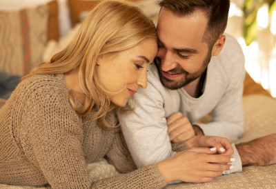 БРАЧНИ ХОРОСКОП ЗА 2026. ГОДИНУ Ован почиње страствено, а Стрелац са неспоразумима