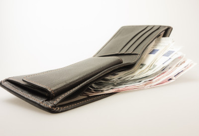 КО ОВО СТАВИ У НОВЧНИК НЕКA ОЧЕКУЈЕ БОГАТСТВО  Од шест ситница довољна је једна да вас погоди „златна киша“ пара