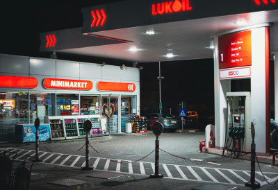 ШОК, НИШТА ОД ПРОДАЈЕ МЕЂУНАРОДНИХ АКТИВА „ЛУКОИЛА“! Шведска фирма одустала, изјава ОВОГчовека  је пресудила!