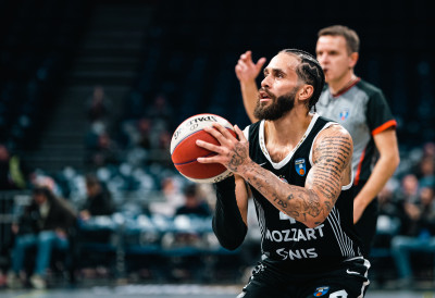 КОШАРКАШИ ПАРТИЗАНА ИСПУСТИЛИ ПОБЕДУ У ПИРЕЈУ Зицери скупо коштали црно-беле!