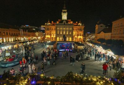 ДЕЧИЈИ ОСМЕСИ И ДОБРА ЕНЕРГИЈА НА НОВОСАДСКОМ "ЗИМЗОЛЕНДУ": Добродошли, поручује ГРАДОНАЧЕЛНИК МИЋИН