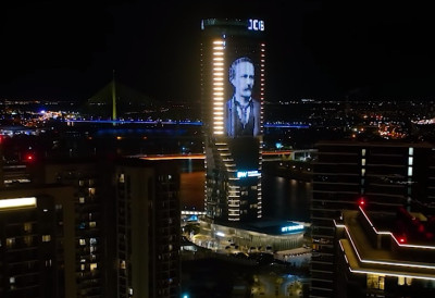 ЧИКА ЈОВИ СРЕЋАН РОЂЕНДАН ЖЕЛЕ ЂУЛИЋИ; Омаж великом песнику светлосном лепотом Куле Београд (ВИДЕО, ФОТО)