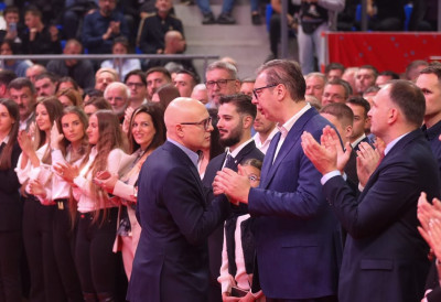 ДВА СТУБА НАЦИОНАЛНОГ ИДЕНТИТЕТА И АКАДЕМСКЕ СЦЕНЕ- НАЦИОНАЛНИ УЏБЕНИЦИ И ФАКУЛТУЛЕТ ЗА СРПСКЕ СТУДИЈЕ Вучић и Вучевић утиру пут за националне пројекте, политика државе не дозвољава политику хаоса