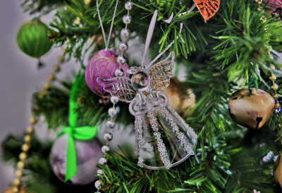 ЗВАНИЧНИЦИ ЧЕСТИТАЛИ БОЖИЋ ГРАЂАНИМА КОЈИ СЛАВЕ ПО ГРЕГОРИЈАНСКОМ КАЛЕНДАРУ Дух мира, породичне слоге и поштовања