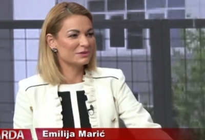 ДИРЕКТОРКА НОВОСАДСКЕ ТВ, ЕМИЛИЈА МАРИЋ ОШТРО РЕАГОВАЛА НА СРАМНУ ПРЕСУДУ АНДРИЈАНИ НЕШИЋ "Неће им проћи, ово је покушај блокадера да се свим новинарима пошаље порука да треба да ћуте"