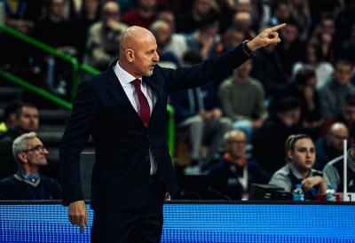 СА 19 ИГРАЧА СПАЛИ НА ДЕВЕТ Обрадовић о најгорој ситуацији: Морамo да будемо јаки, знамо шта нас чека против Партизана