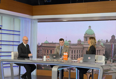 ПОЛИТИЧКИ МОТИВИСАН НАПАД, 50 ЉУДИ ЈЕ НАСРНУЛО! Лидер СНС Вучевић оштро осудио насиље у Косјерићу: Надам се да ће сви бити процесуирани! Овако је реаговао на дешавања у Пазару