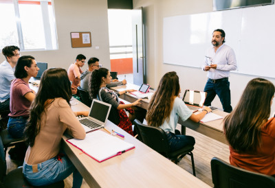 ОВО СУ РАЗЛОЗИ ЗАШТО 40 ОДСТО СТУДЕНАТА НЕ ЗАВРШИ СТУДИЈЕ Два психолошка стања највише утичу на младе, ево и како