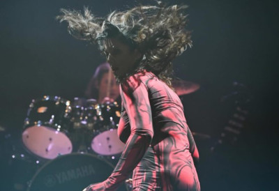 ПОЗОРИШТЕ КАО ПРОСТОР ПОЛИТИЧКЕ ФИЛОЗОФИЈЕ, А НА МУЗИЧКИ НАЧИН Утопија, некад и сад