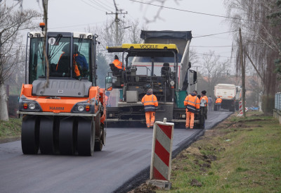РЕКОНСТРУКЦИЈА ПУТА КРОЗ САЛАШКО НАСЕЉЕ  БУКОВАЦ Нови асфалт и проширење у сомборском насељу