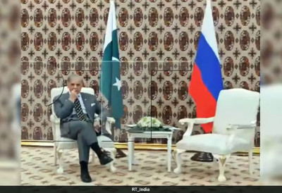 (ВИДЕО) ДИПЛОМАТСКИ СКАНДАЛ Пакистанском премијеру "црно пред очима"!  Чекао 40 минута па упао на састанак Путина и Ердогана