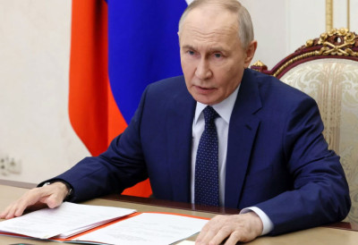 ”УЈЕДИЊЕНИ СМО У НАШОЈ ИСКРЕНОЈ, НЕСЕБИЧНОЈ И ПРЕДАНОЈ ЉУБАВИ ПРЕМА РУСИЈИ” Путин упутио новогодишњу честитку